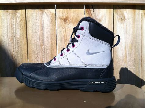 nike lunarlon boots.